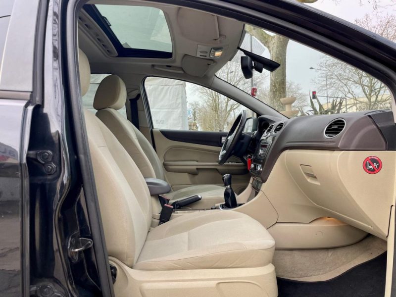 FORD FOCUS 1.8 TDCi 115 GHIA 