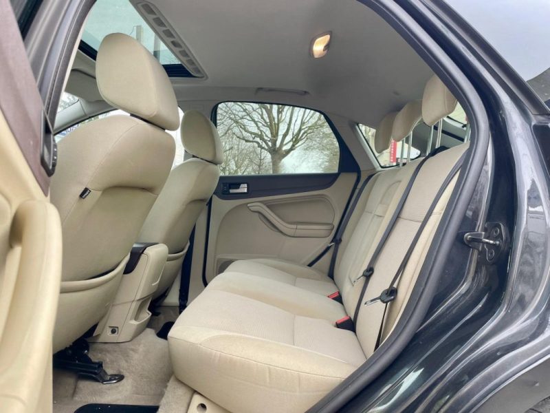 FORD FOCUS 1.8 TDCi 115 GHIA 