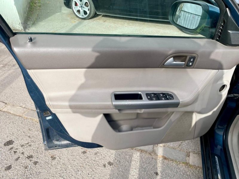 VOLVO V50 2.4 D5 180 SUMMUM 