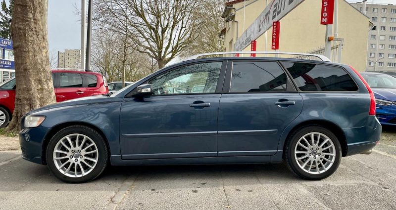 VOLVO V50 2.4 D5 180 SUMMUM 