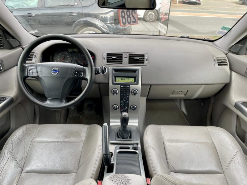 VOLVO V50 2.4 D5 180 SUMMUM 