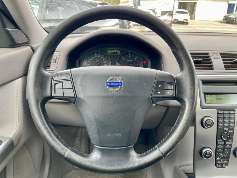 VOLVO V50 2.4 D5 180 SUMMUM 