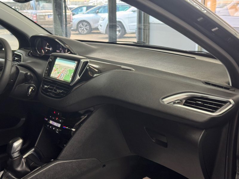 PEUGEOT 208 SEULEMENT 18000KM 1.6 VTI 120ch ALLURE 1ERE MAIN GARANTIE 12 MOIS HISTORIQUE COMPLET🇨🇵