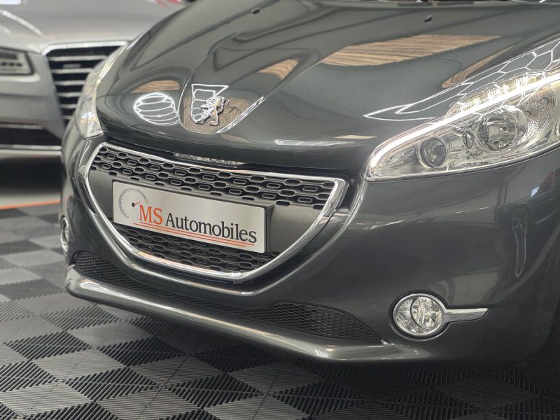 PEUGEOT 208 SEULEMENT 18000KM 1.6 VTI 120ch ALLURE 1ERE MAIN GARANTIE 12 MOIS HISTORIQUE COMPLET🇨🇵
