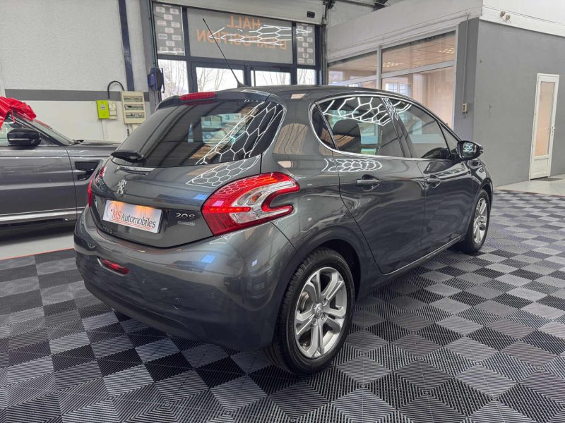 PEUGEOT 208 SEULEMENT 18000KM 1.6 VTI 120ch ALLURE 1ERE MAIN GARANTIE 12 MOIS HISTORIQUE COMPLET🇨🇵