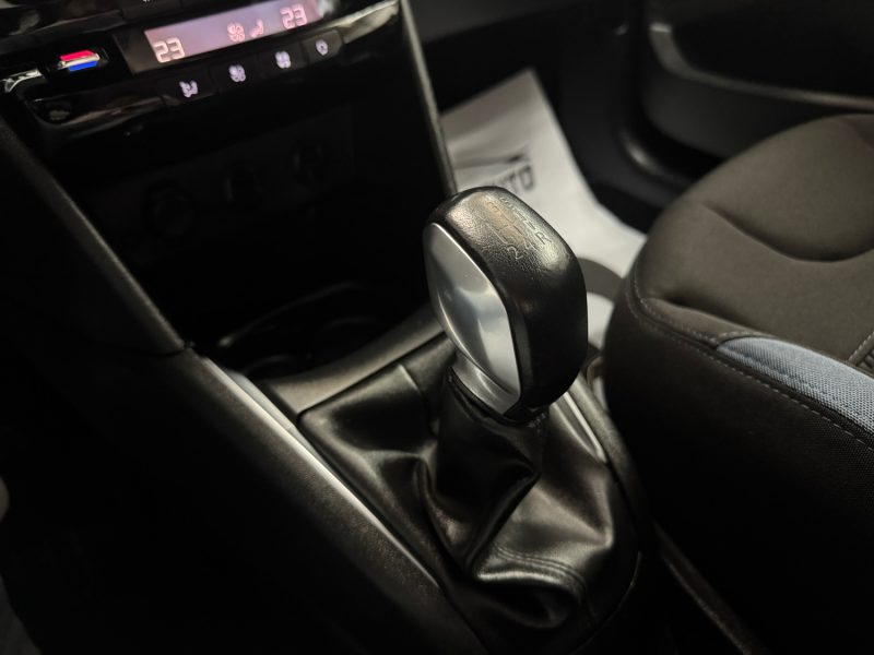 PEUGEOT 208 SEULEMENT 18000KM 1.6 VTI 120ch ALLURE 1ERE MAIN GARANTIE 12 MOIS HISTORIQUE COMPLET🇨🇵