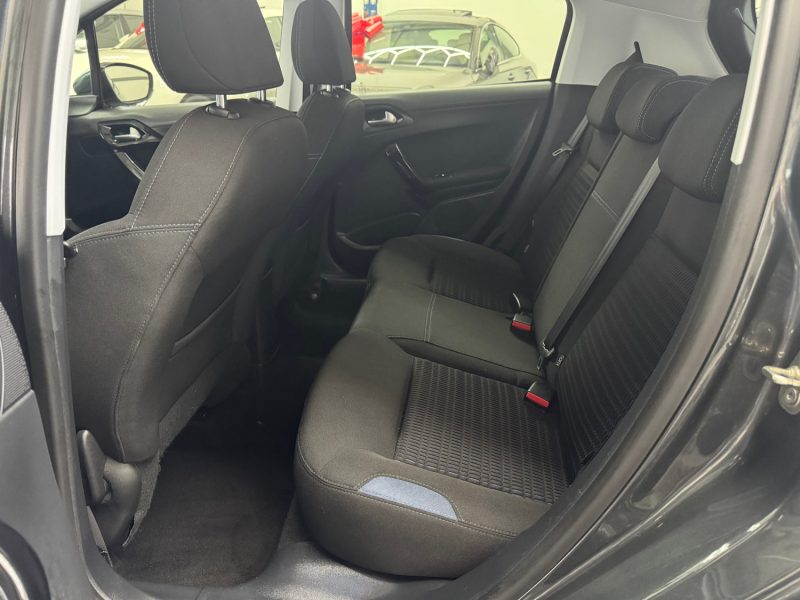 PEUGEOT 208 SEULEMENT 18000KM 1.6 VTI 120ch ALLURE 1ERE MAIN GARANTIE 12 MOIS HISTORIQUE COMPLET🇨🇵