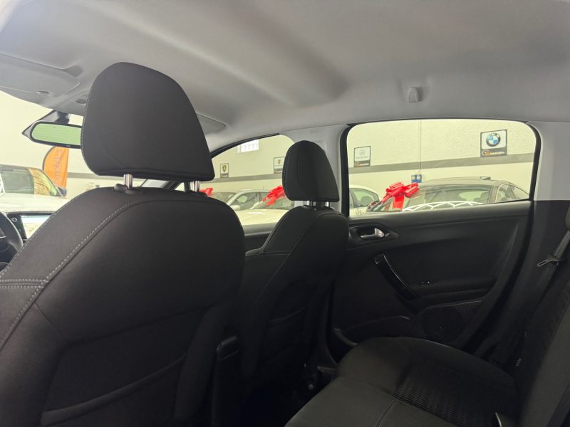 PEUGEOT 208 SEULEMENT 18000KM 1.6 VTI 120ch ALLURE 1ERE MAIN GARANTIE 12 MOIS HISTORIQUE COMPLET🇨🇵