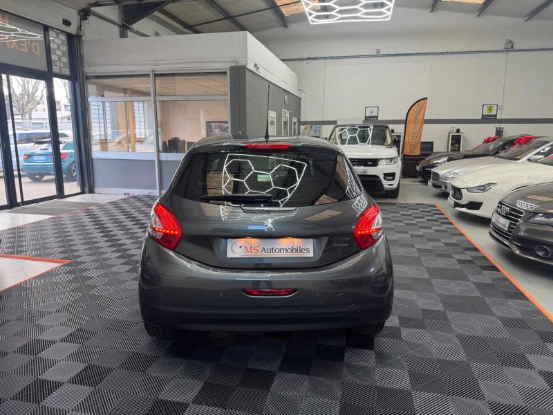 PEUGEOT 208 SEULEMENT 18000KM 1.6 VTI 120ch ALLURE 1ERE MAINS GARANTIE 12MOIS HISTORIQUE COMPLET🇨🇵