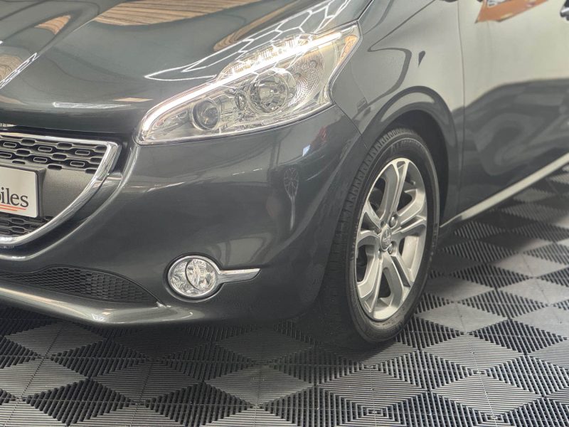 PEUGEOT 208 SEULEMENT 18000KM 1.6 VTI 120ch ALLURE 1ERE MAIN GARANTIE 12 MOIS HISTORIQUE COMPLET🇨🇵