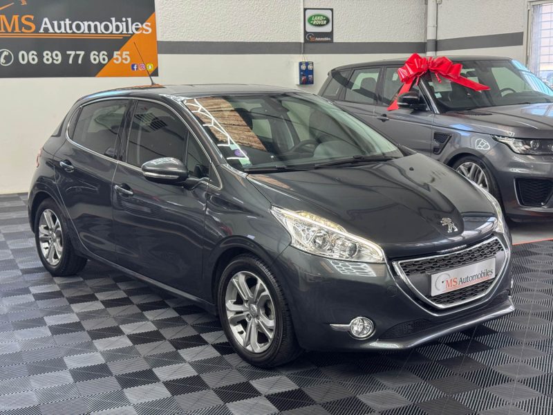PEUGEOT 208 SEULEMENT 18000KM 1.6 VTI 120ch ALLURE 1ERE MAIN GARANTIE 12 MOIS HISTORIQUE COMPLET🇨🇵