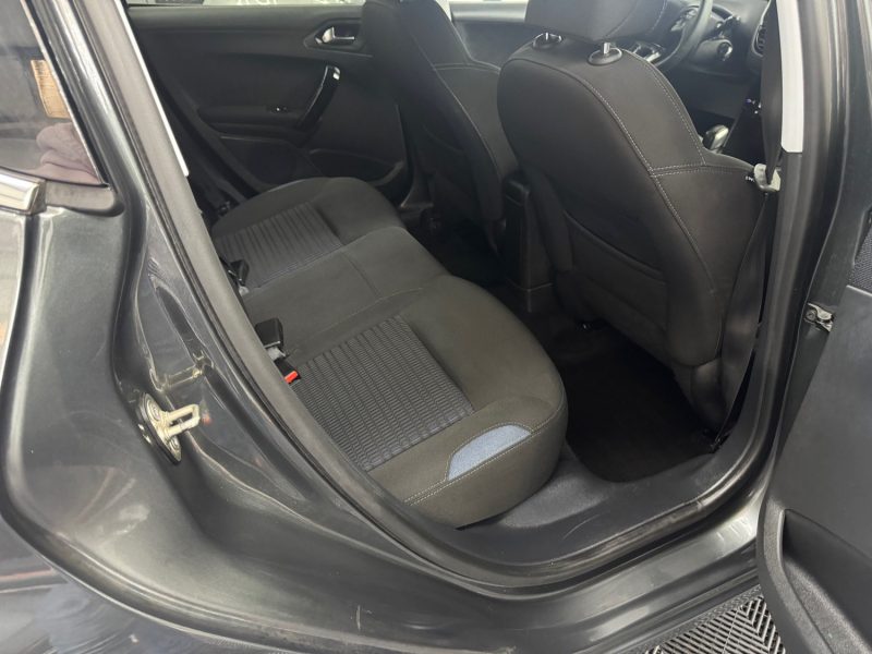 PEUGEOT 208 SEULEMENT 18000KM 1.6 VTI 120ch ALLURE 1ERE MAINS GARANTIE 12MOIS HISTORIQUE COMPLET🇨🇵