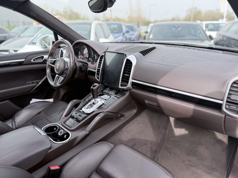 PORSCHE CAYENNE S 4.2 385ch / TOIT OUVRANT / BOSE