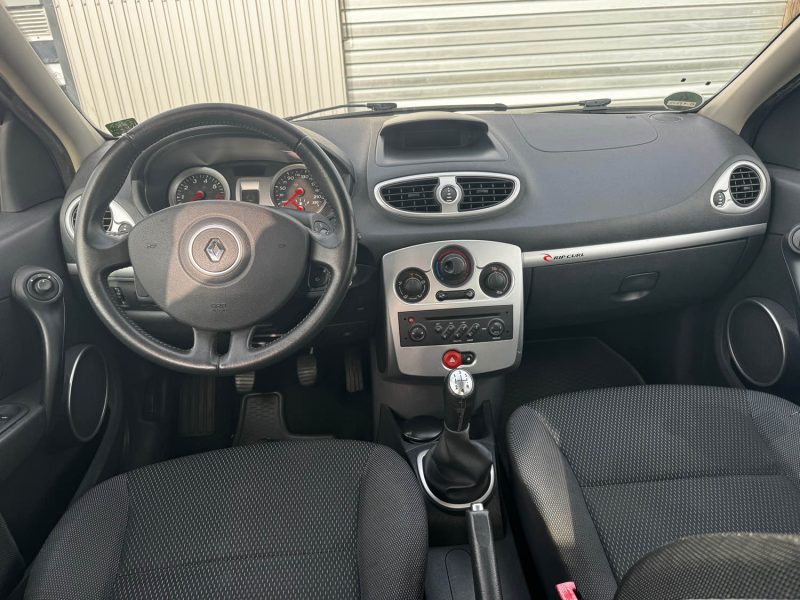 RENAULT CLIO 1.2 16V 101CH GRANDTOUR RIP CURL 2009