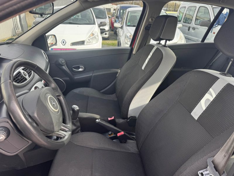 RENAULT CLIO 1.2 16V 101CH GRANDTOUR RIP CURL 2009