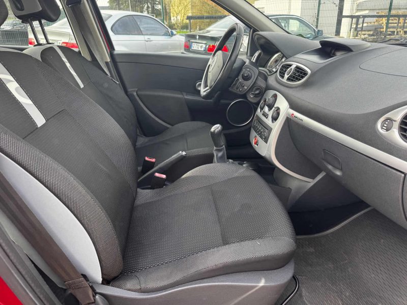RENAULT CLIO 1.2 16V 101CH GRANDTOUR RIP CURL 2009