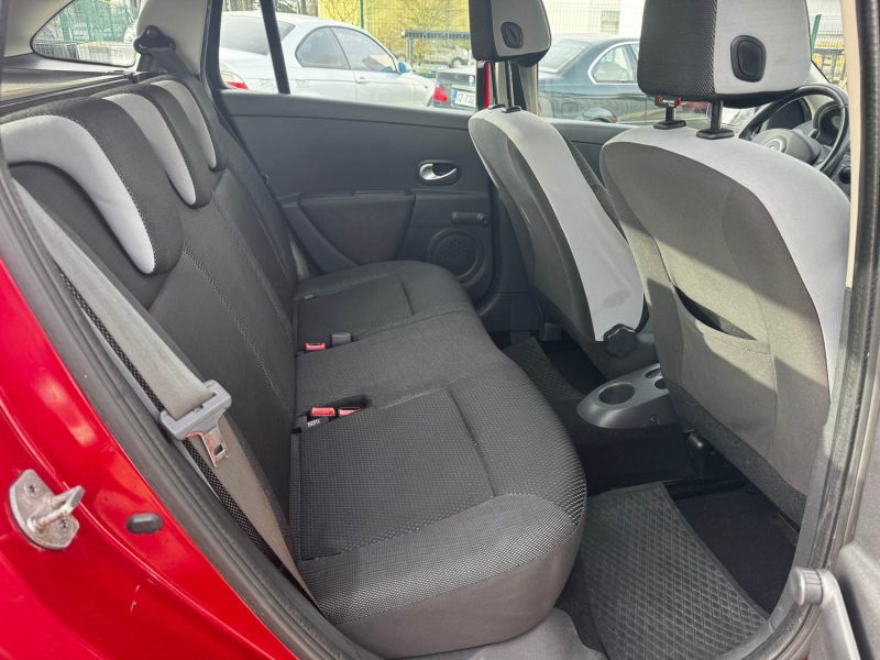 RENAULT CLIO 1.2 16V 101CH GRANDTOUR RIP CURL 2009