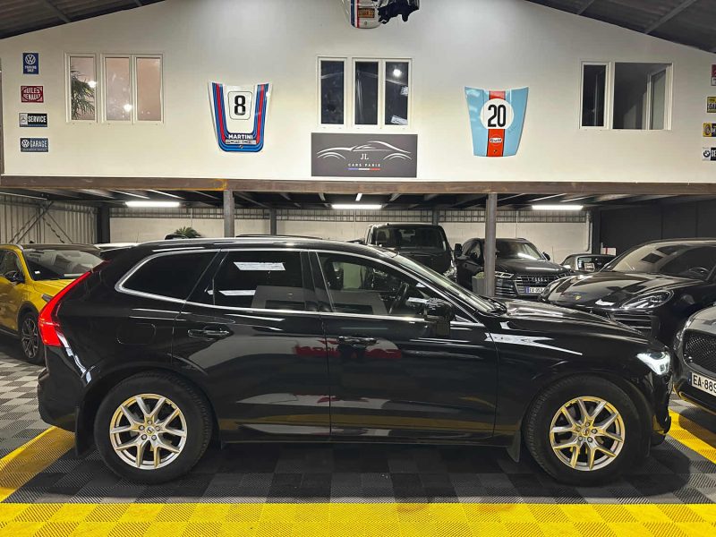 MAGNIFIQUE VOLVO XC60 MOMENTUM 303 CH + 87 CH  (TOIT OUVRANT PANORAMIQUE, HAYON ELECTRIQUE)