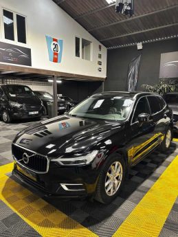 MAGNIFIQUE VOLVO XC60 MOMENTUM 303 CH + 87 CH  (TOIT OUVRANT PANORAMIQUE, HAYON ELECTRIQUE)