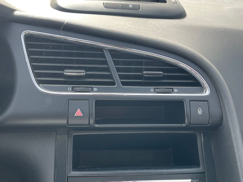 PEUGEOT 3008 1.6 BLUEHDI 120CH ALLURE - VRAI BOITE AUTOMATIQUE - SUIVI PEUGEOT - GARANTIE 12 MOIS 