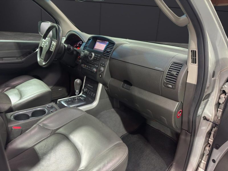 NISSAN PATHFINDER 3.0 DCI V6 7 PLACES 3.0 DCI V6 7 PLACES 2013