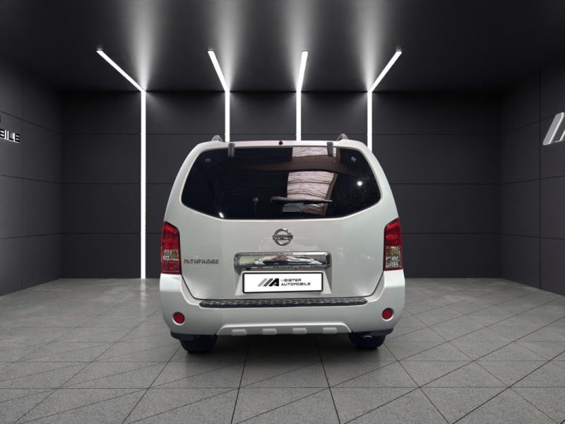 NISSAN PATHFINDER 3.0 DCI V6 7 PLACES 3.0 DCI V6 7 PLACES 2013