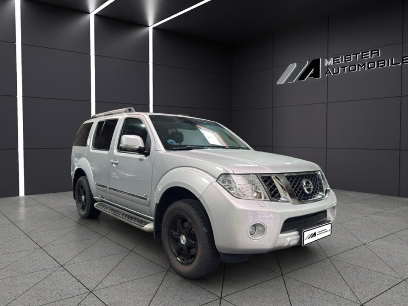 NISSAN PATHFINDER 3.0 DCI V6 7 PLACES 3.0 DCI V6 7 PLACES 2013