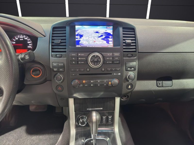 NISSAN PATHFINDER 3.0 DCI V6 7 PLACES 3.0 DCI V6 7 PLACES 2013
