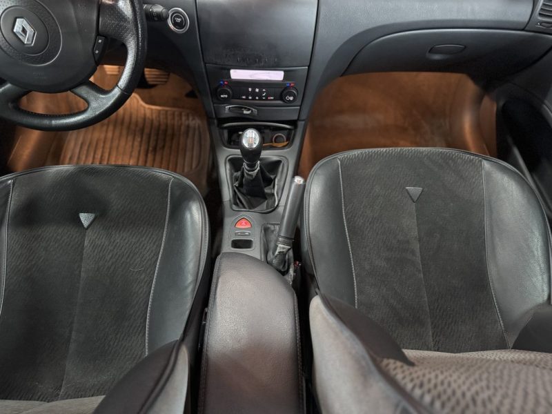 RENAULT LAGUNA EXPRESSION 1.9DCI 120 2004