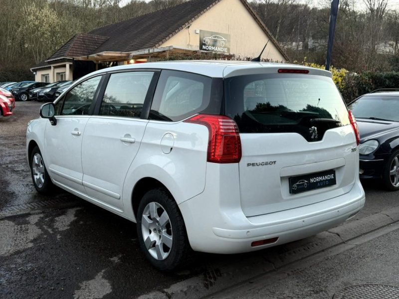 Peugeot 5008 1.6 HDI 110ch Premium Pack 5pl