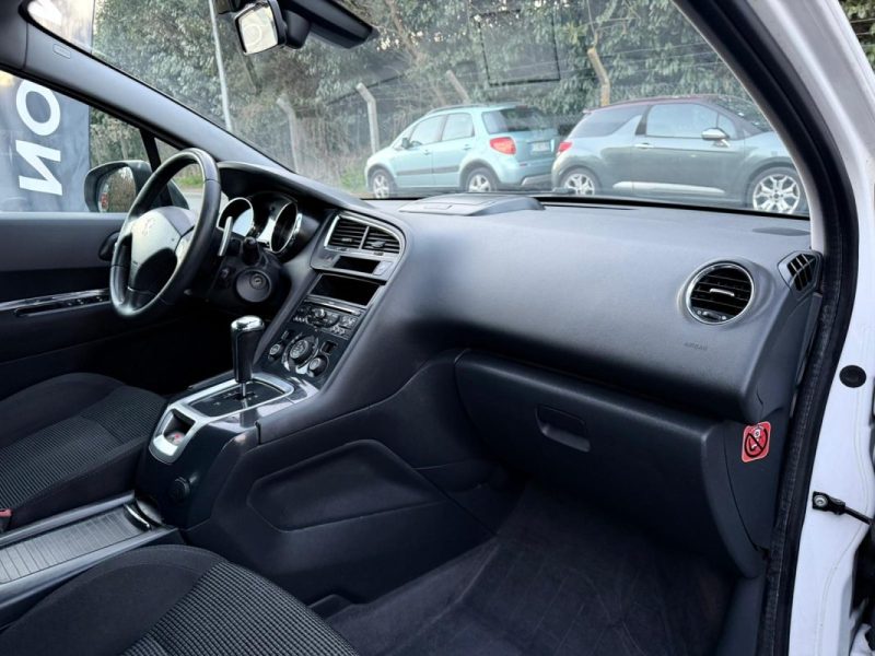 Peugeot 5008 1.6 HDI 110ch Premium Pack 5pl