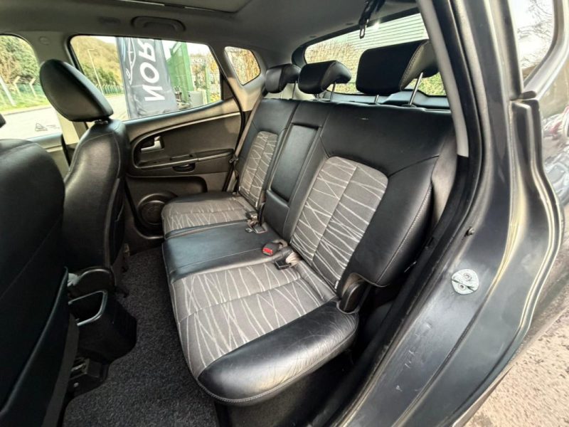 KIA VENGA 1.6 CRDI PREMIUM 