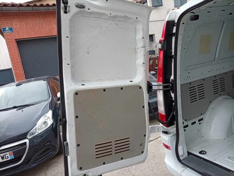 MERCEDES BENZ 111 CDI 