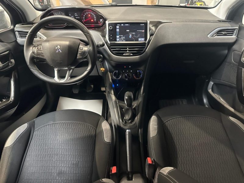 PEUGEOT 208 1.6 92cv e-HDi Business / DISTRIBUTION OK