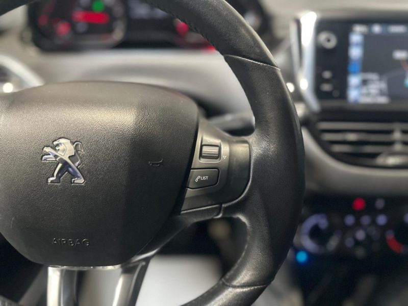 PEUGEOT 208 1.6 92cv e-HDi Business / DISTRIBUTION OK