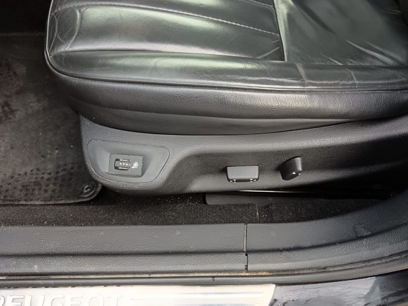 PEUGEOT 407 2.0 HDI 136 CV BVA GRIFFE PACK JBL / Distribution neuve + injecteurs + entretien complet