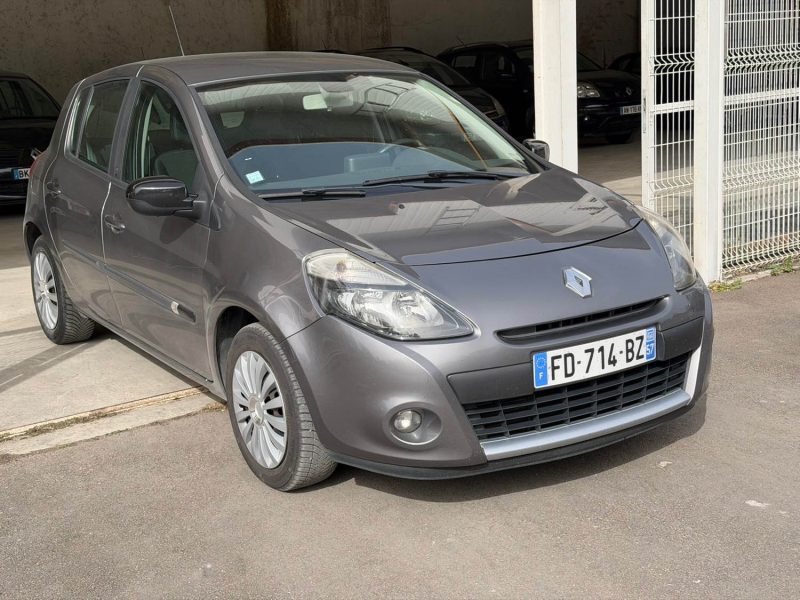 RENAULT CLIO 3 EXPRESSION TOMTOM 100CH