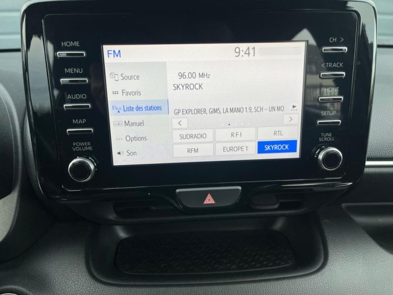 TOYOTA YARIS 4 HYBRIDE 116H BUSINESS- BOITE AUTOMATIQUE- CAMÉRA DE RECUL