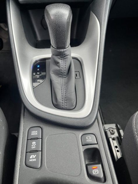 TOYOTA YARIS 4 HYBRIDE 116H BUSINESS- BOITE AUTOMATIQUE- CAMÉRA DE RECUL