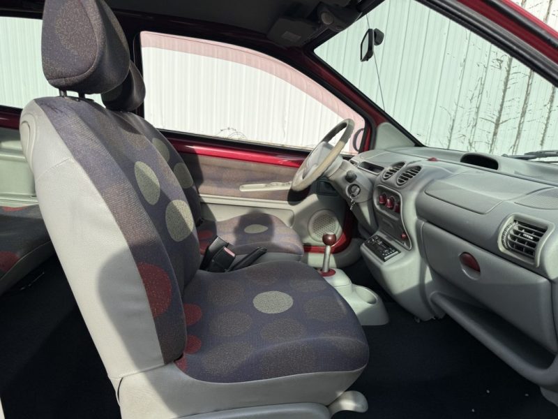 RENAULT TWINGO EXPRESSION 1.2 QUICKSHIFT 5 2001