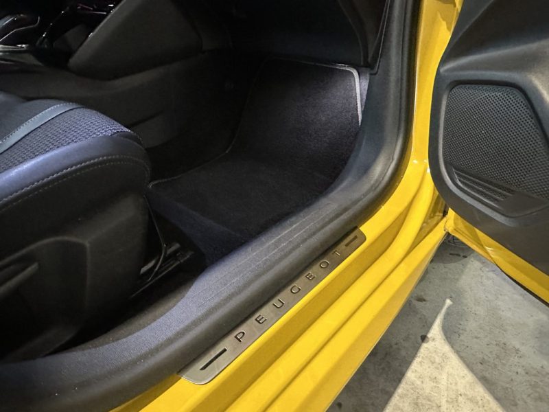 PEUGEOT 208 e-208 GT 50 KW / CAMERA / 2ND MAIN / 2020