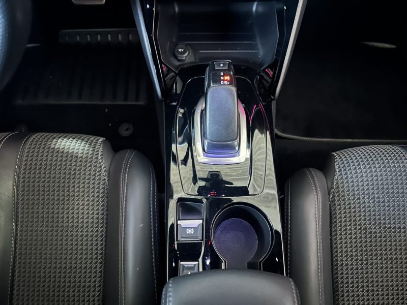 PEUGEOT 208 e-208 GT 50 KW / CAMERA / 2ND MAIN / 2020