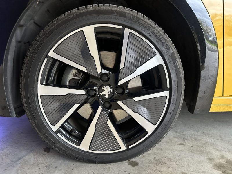 PEUGEOT 208 e-208 GT 50 KW / CAMERA / 2ND MAIN / 2020