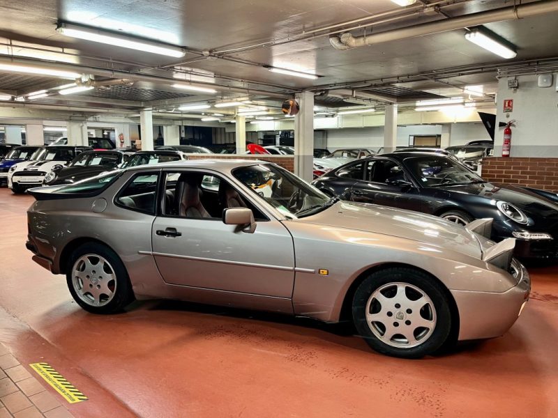 PORSCHE 944 Turbo CUP