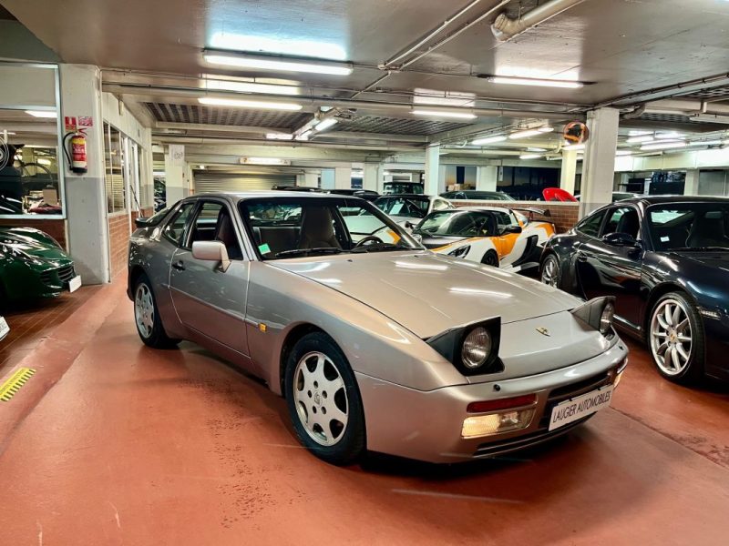 PORSCHE 944 Turbo CUP