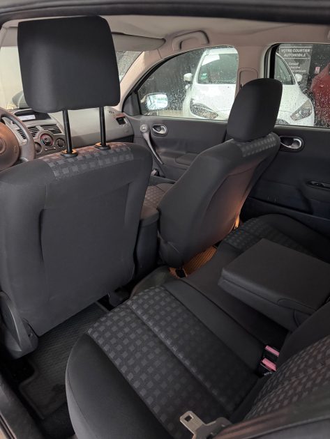 Renault Mégane 2 1.6 16V 110ch – 2006 – 75 600 km – Distribution neuve – Garantie 12 mois