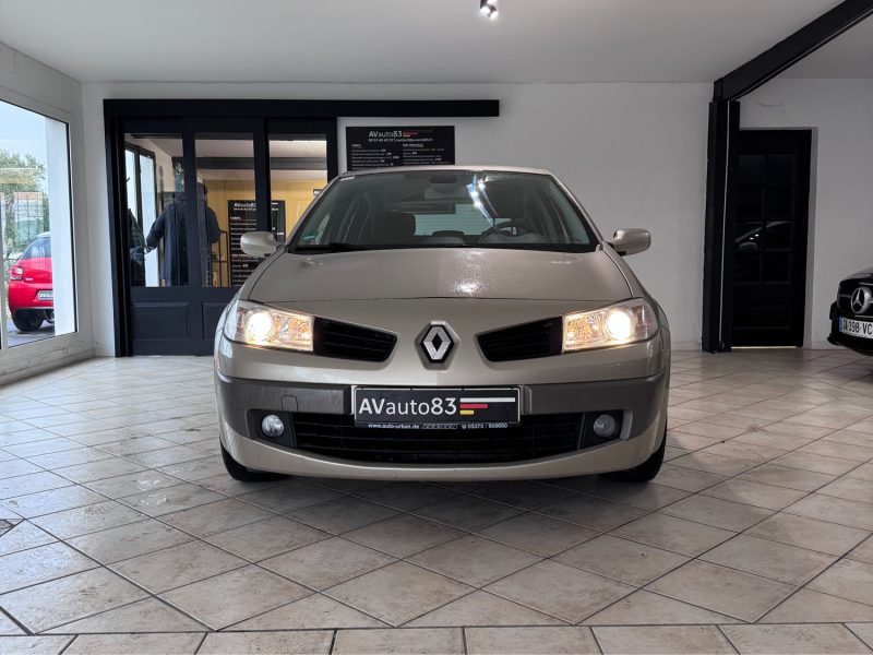 Renault Mégane 2 1.6 16V 110ch – 2006 – 75 600 km – Distribution neuve – Garantie 12 mois