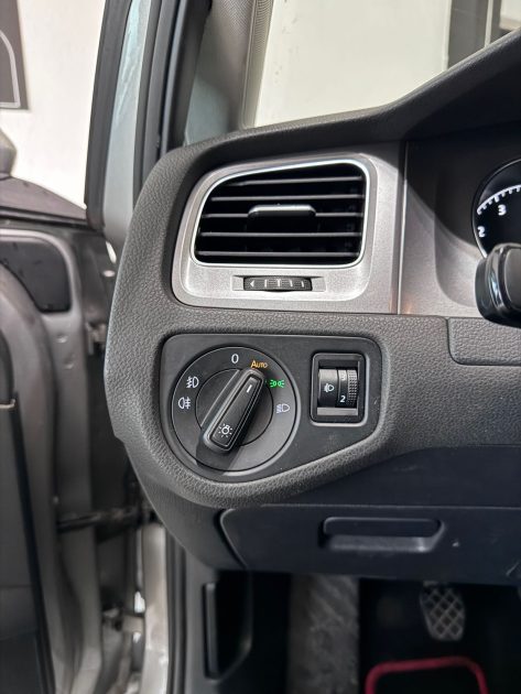 Volkswagen Golf 7 1.2 TSI 105ch Bluemotion – Distribution neuve – Embrayage neuf  Garantie 12 mois 