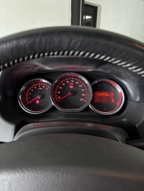 Dacia Duster 1.5 dCi 110ch – 2015 – Distribution neuve – Garantie 12 mois – Attelage / Radar