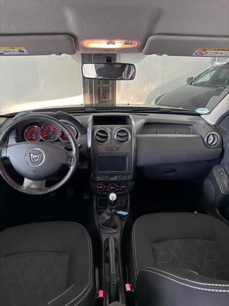 Dacia Duster 1.5 dCi 110ch – 2015 – Distribution neuve – Garantie 12 mois – Attelage / Radar